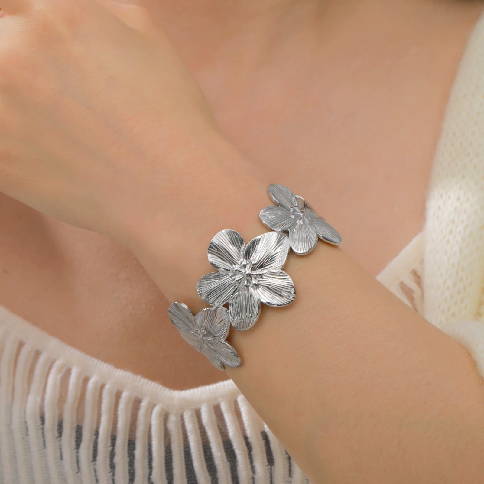 Fashion Big Flowers Cuff Bracelet for Women Stainless Steel Gold Color Bangle Bohemian Jewelry Wedding Gift
