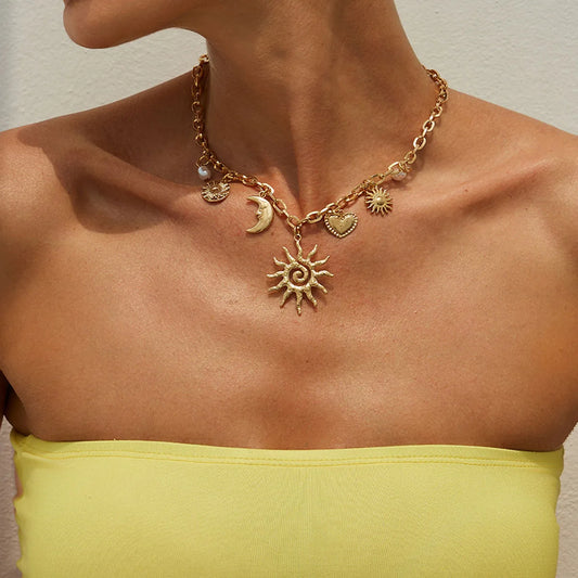 2025 Faddish Vintage Heart Sun Moon Pendant Necklace Trendy Creative Alloy Chains Chokers Necklace Wed Bridal Jewelry