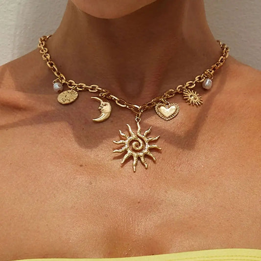 2025 Faddish Vintage Heart Sun Moon Pendant Necklace Trendy Creative Alloy Chains Chokers Necklace Wed Bridal Jewelry