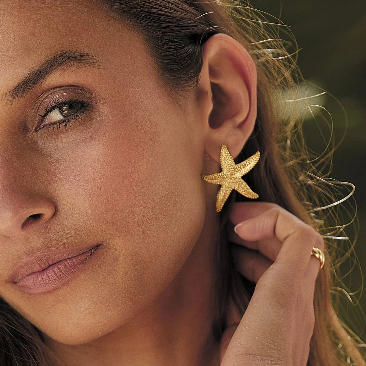 Uworld 18K Gold Plated Stainless Steel Textured Starfish Earrings for Women Waterproof Fashion Jewelry Gift